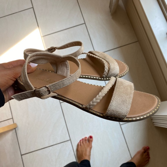 Sandals with braided strap - Picture 3 of 4